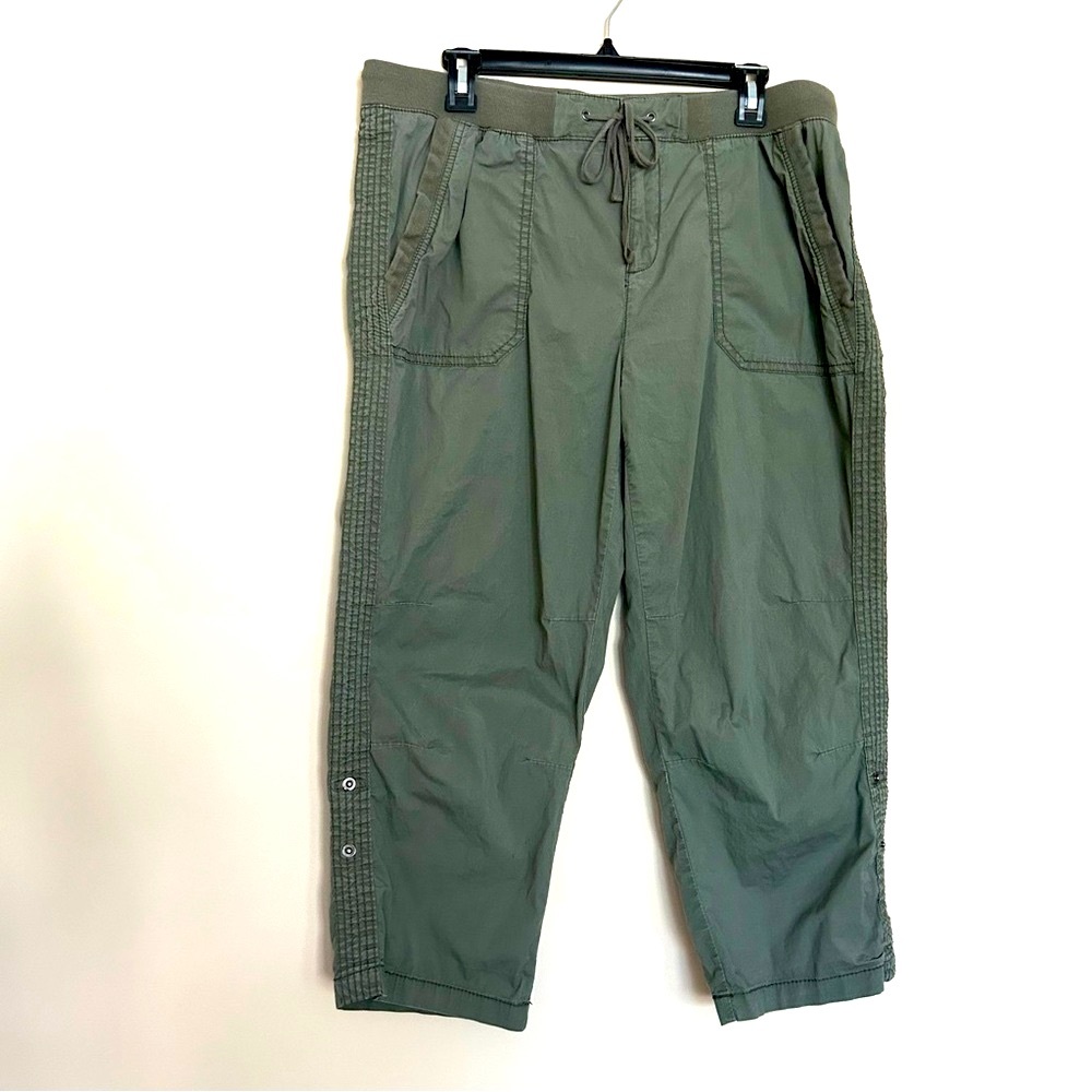 Khakis & Co. Women’s Olive Green Baggy Cargo Capri Pants Relaxed Fit